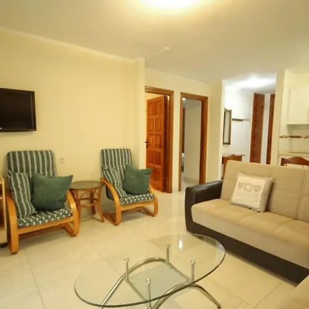Apartmán Two Bedroom In Beachfront Complex With Pool In Playa De Americas. Playa de las Americas (Tenerife)