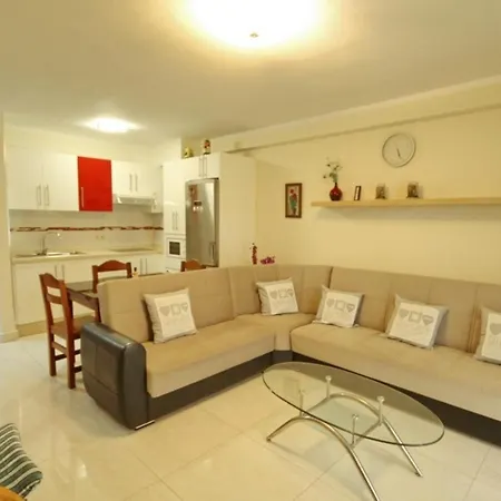 Two Bedroom In Beachfront Complex With Pool In Playa De Americas. Lägenhet Playa de las Americas (Tenerife)