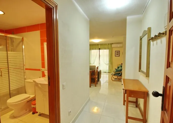 Two Bedroom In Beachfront Complex With Pool In Playa De Americas. Apartmán Playa de las Americas (Tenerife)