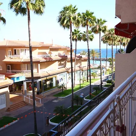 Апартаменты Two Bedroom In Beachfront Complex With Pool In Playa De Americas. Плая-де-лас-Америкас