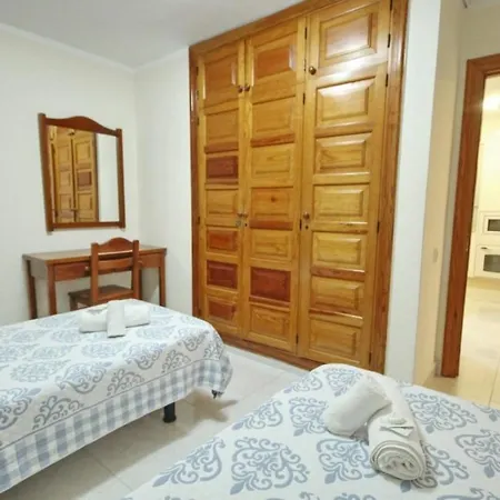 Two Bedroom In Beachfront Complex With Pool In Playa De Americas. Lägenhet Playa de las Americas (Tenerife)