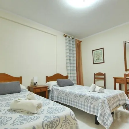 شقة Two Bedroom In Beachfront Complex With Pool In Playa De Americas. *