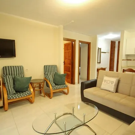 Apartment Two Bedroom In Beachfront Complex With Pool In Playa De Americas. Playa de las Américas