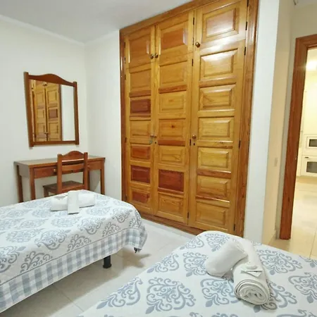 Two Bedroom In Beachfront Complex With Pool In Playa De Américas. Appartamento Playa de las Americas (Tenerife)