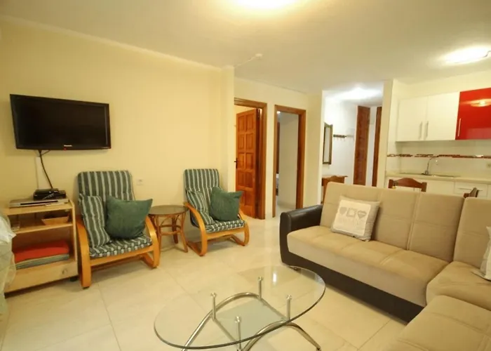 Apartamento Two Bedroom In Beachfront Complex With Pool In Playa De Americas. Playa de las Americas (Tenerife)