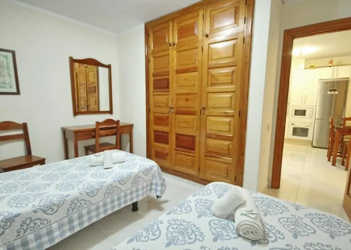 Two Bedroom In Beachfront Complex With Pool In Playa De Americas. Апартаменты Плая-де-лас-Америкас